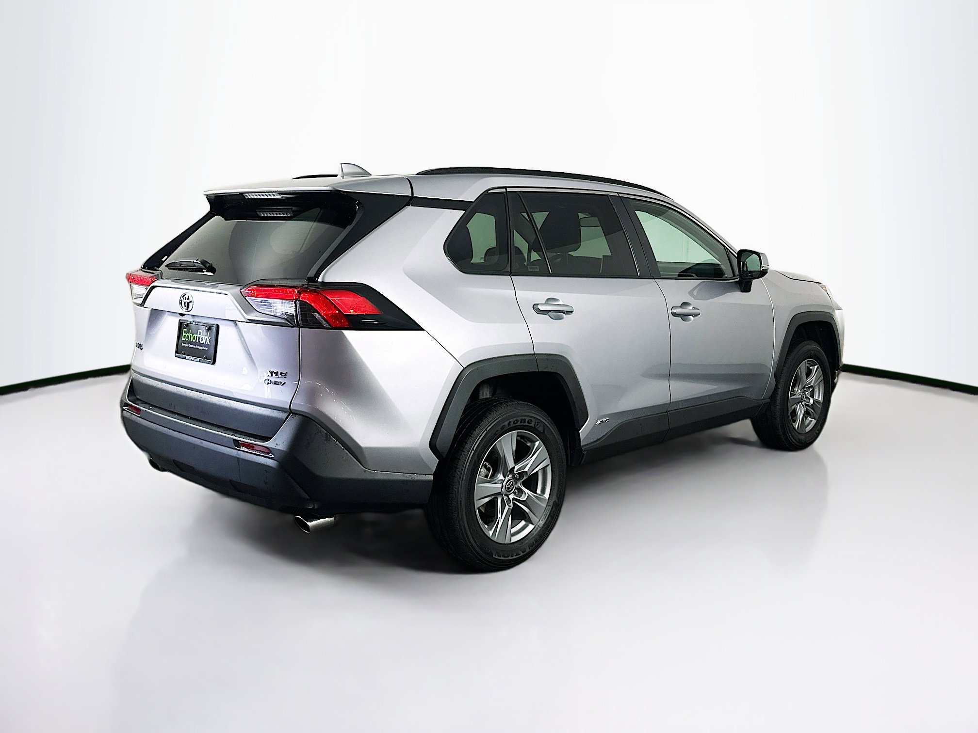 Used 2025 Toyota RAV4 XLE AWD/4WD image 9