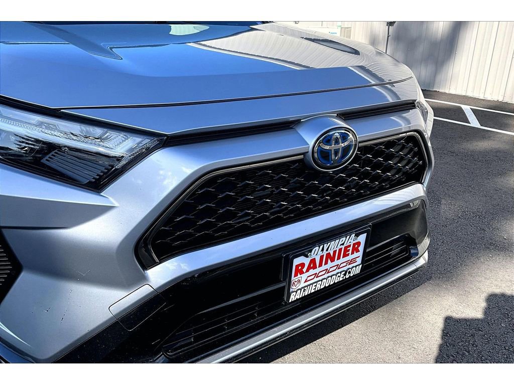 Used 2022 Toyota RAV4 SE w/ Weather & Moonroof Package AWD/4WD image 30