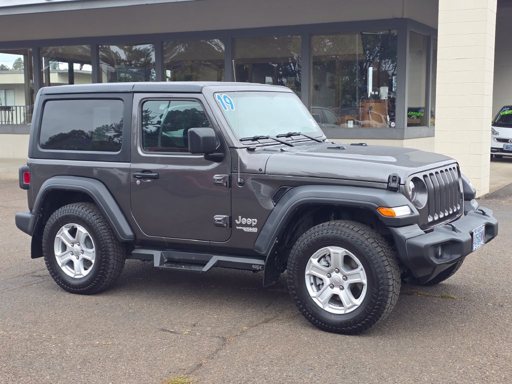 Used 2019 Jeep Wrangler Sport AWD/4WD image 3