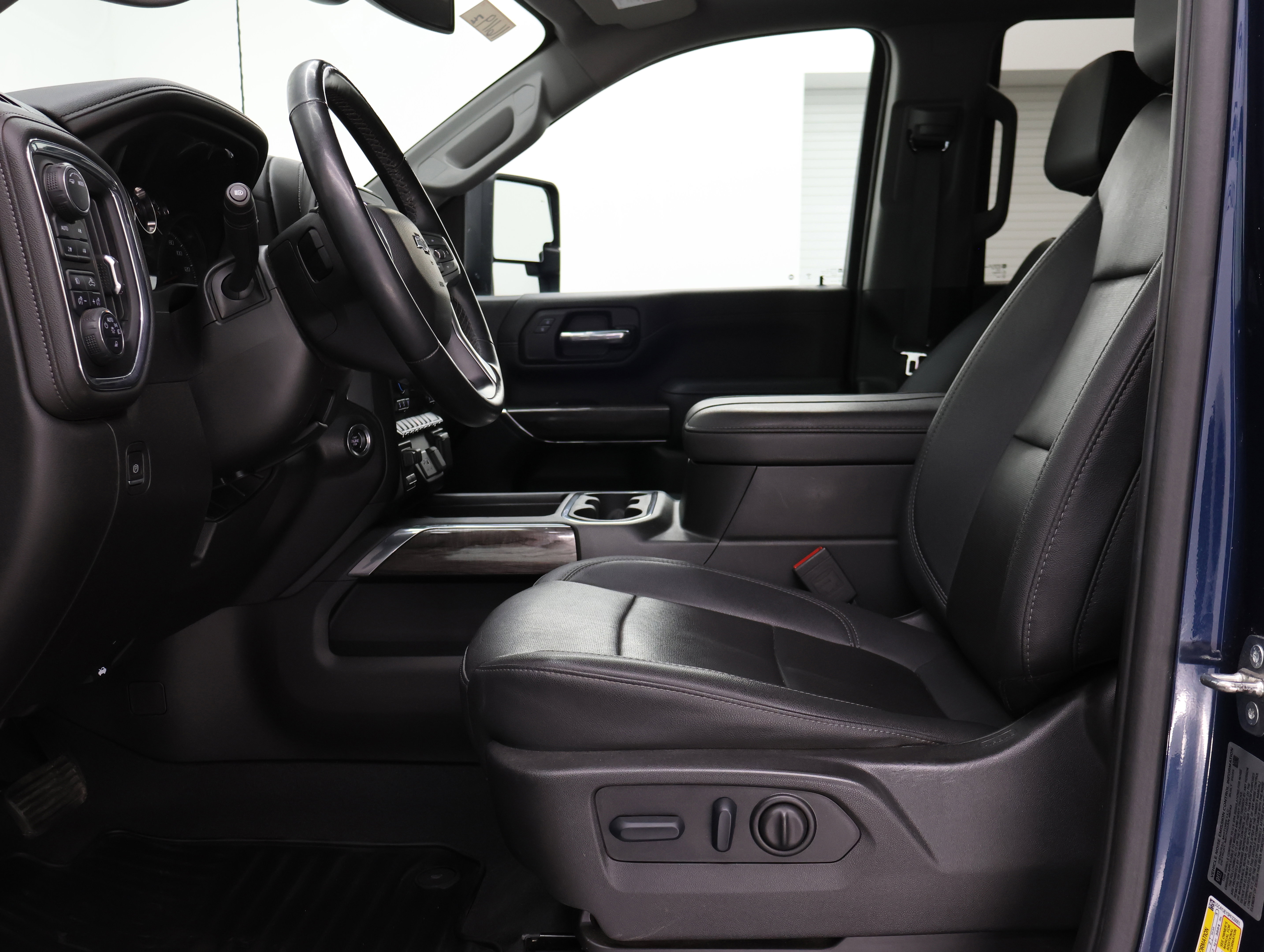 Used 2023 Chevrolet Silverado 3500 LTZ w/ LTZ Plus Package image 8