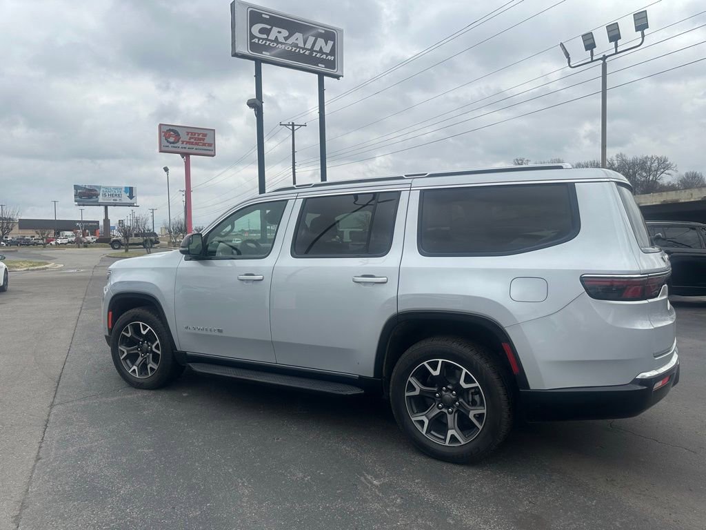 Used 2023 Jeep Wagoneer Series III w/ Preferred Equipment Group image 8