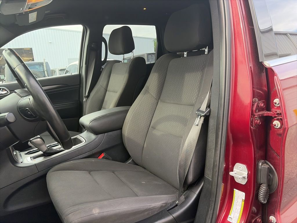 Used 2019 Jeep Grand Cherokee Laredo image 10