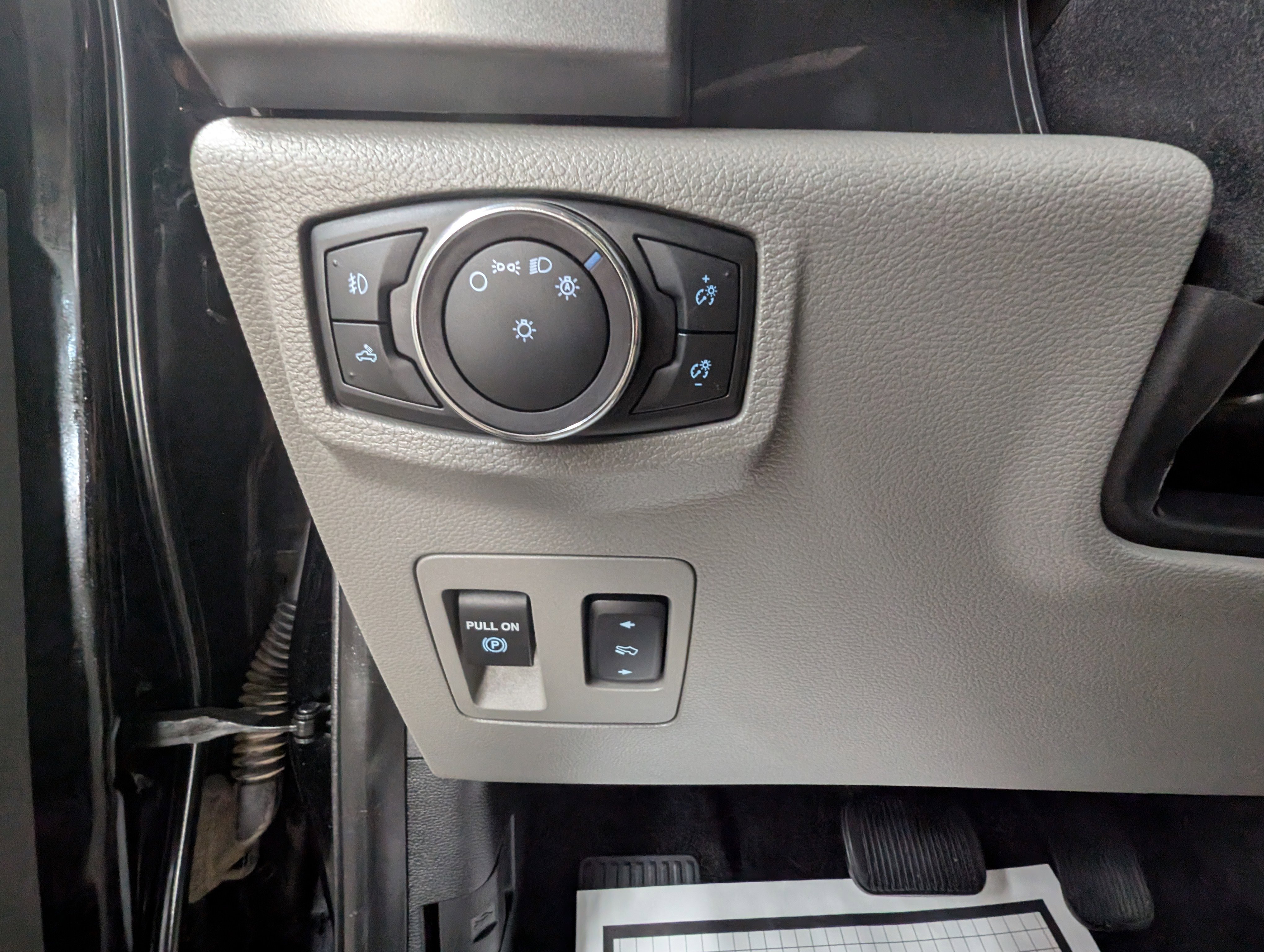 Used 2018 Ford F150 XLT w/ Equipment Group 302A Luxury image 15