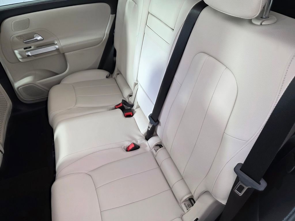 New 2026 Mercedes-Benz GLB 250 image 13