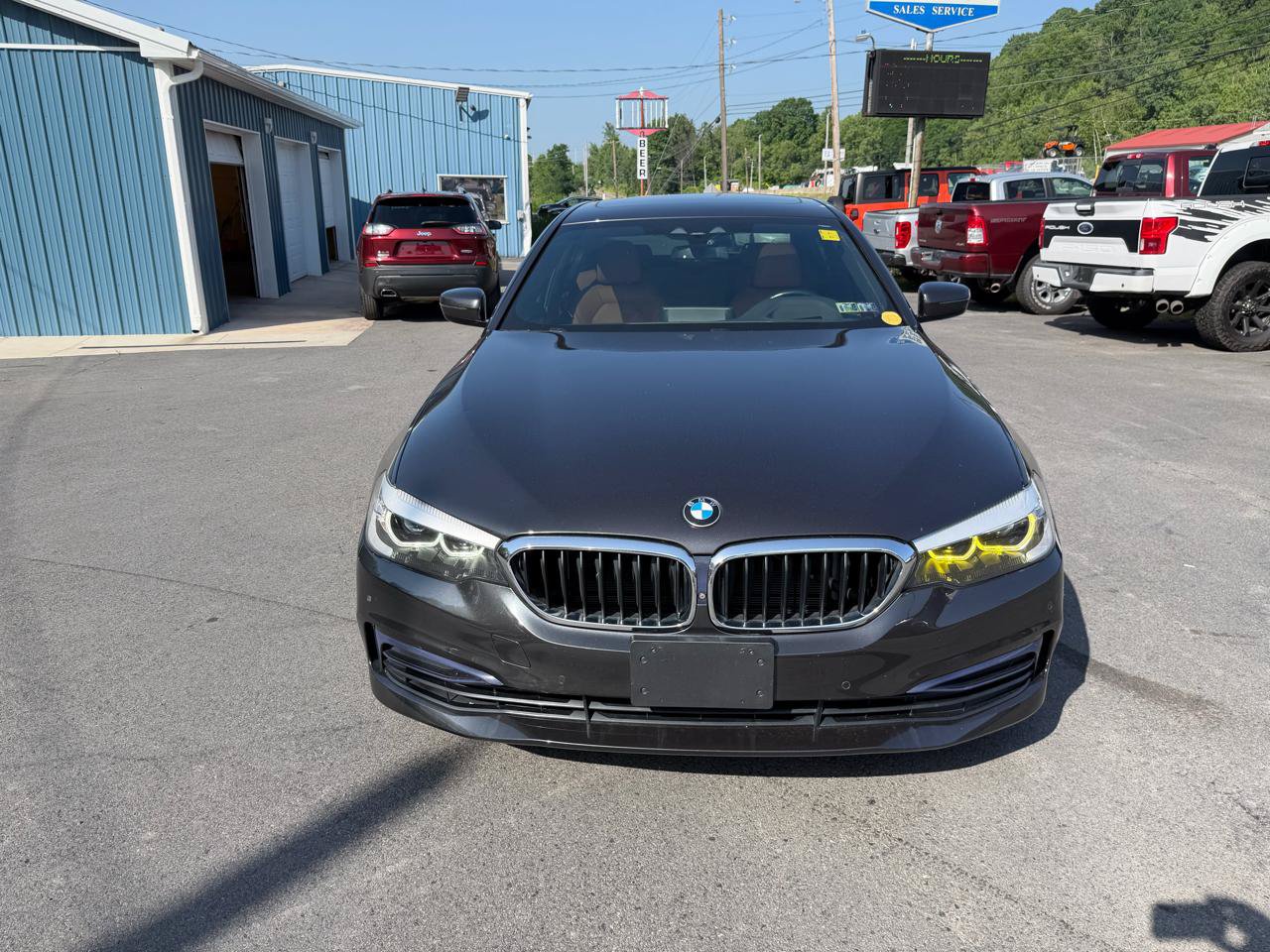 Used 2020 BMW 530i xDrive w/ Premium Package AWD/4WD image 2