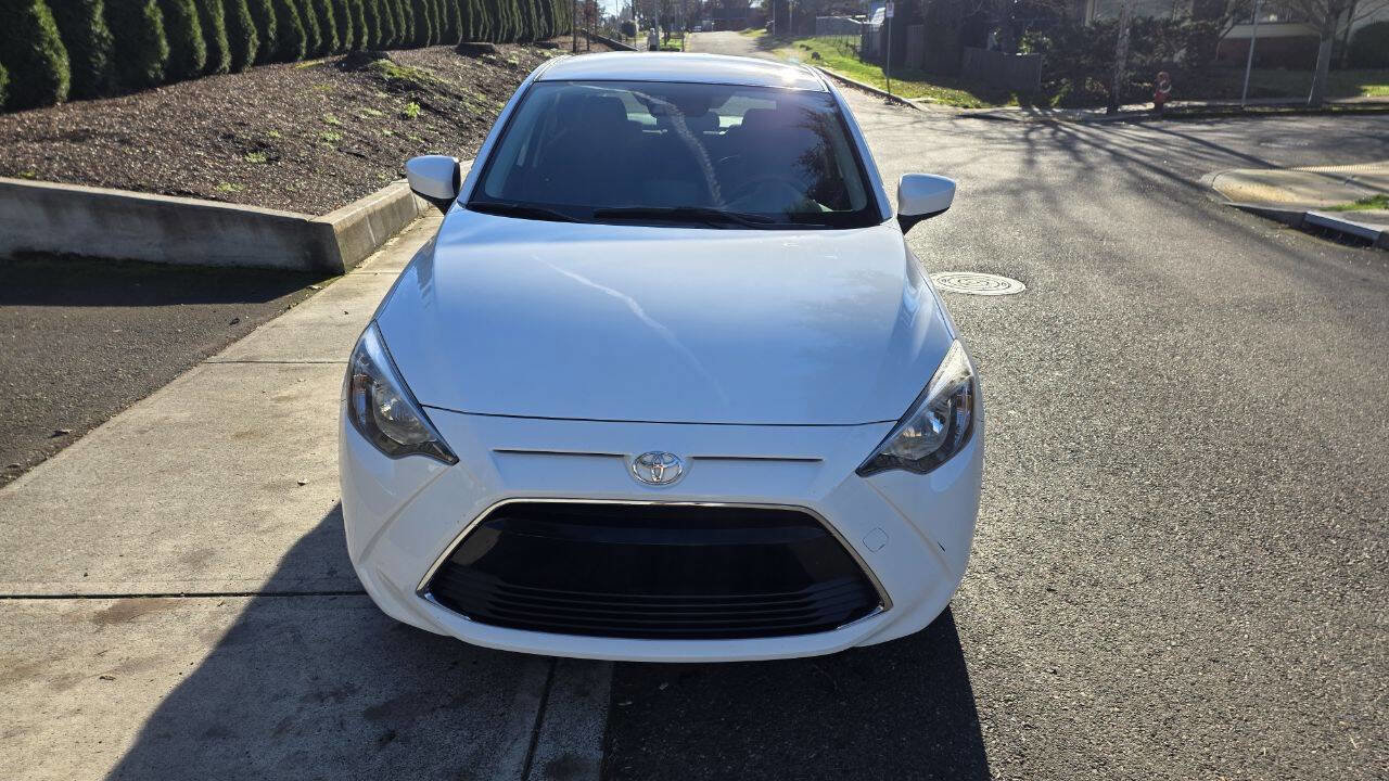 Used 2017 Toyota Yaris iA FWD image 2