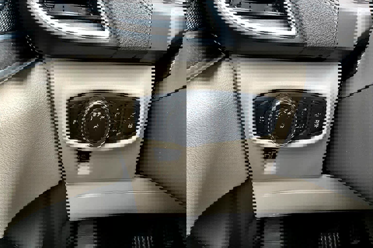 Used 2019 Lincoln Nautilus Reserve FWD image 34