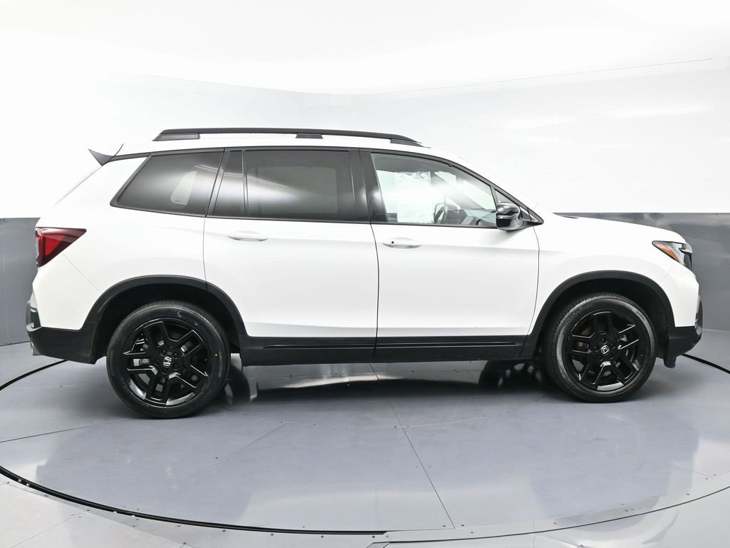 Used 2024 Honda Passport Black Edition image 8