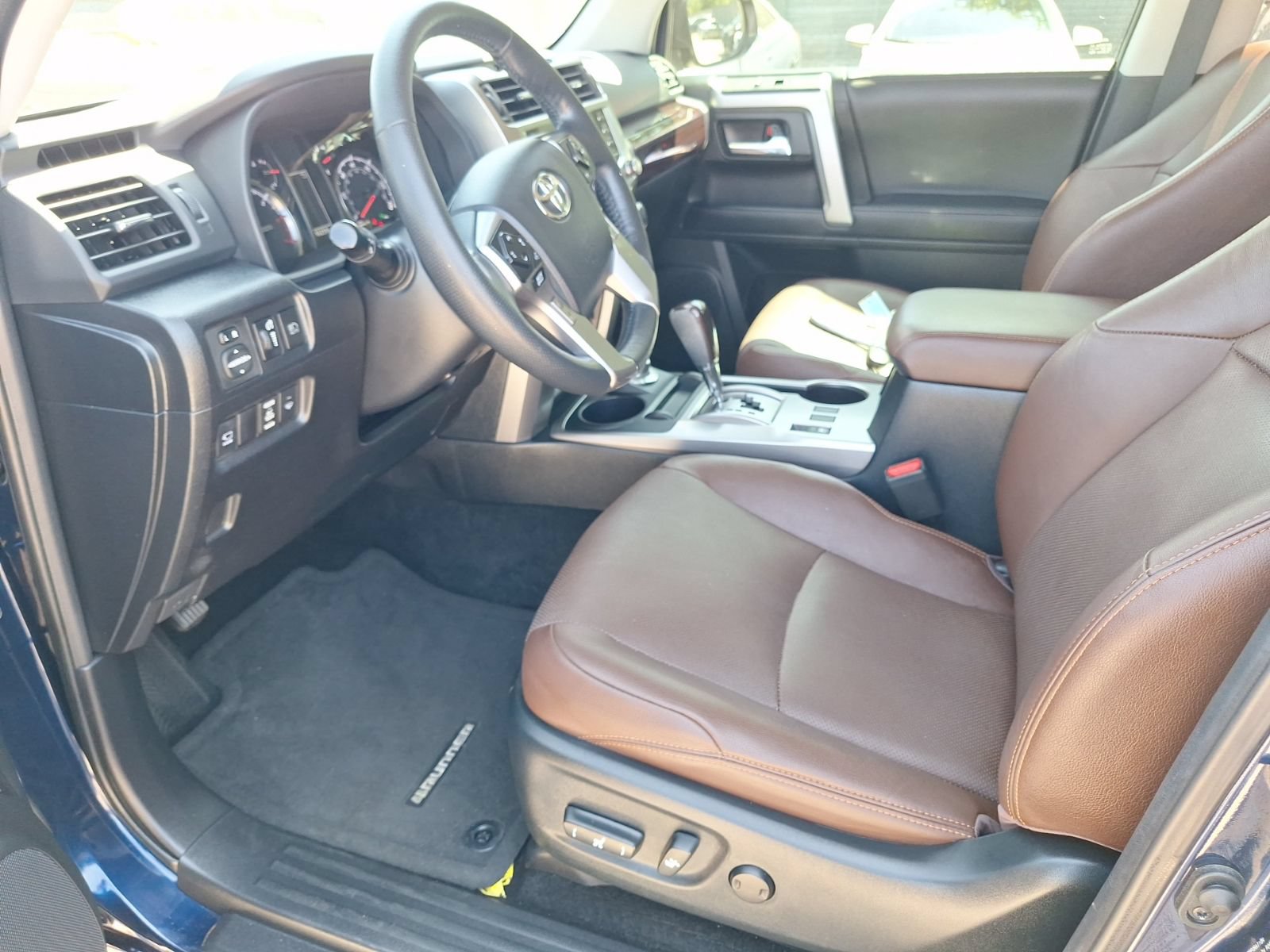 Used 2024 Toyota 4Runner Limited AWD/4WD image 14