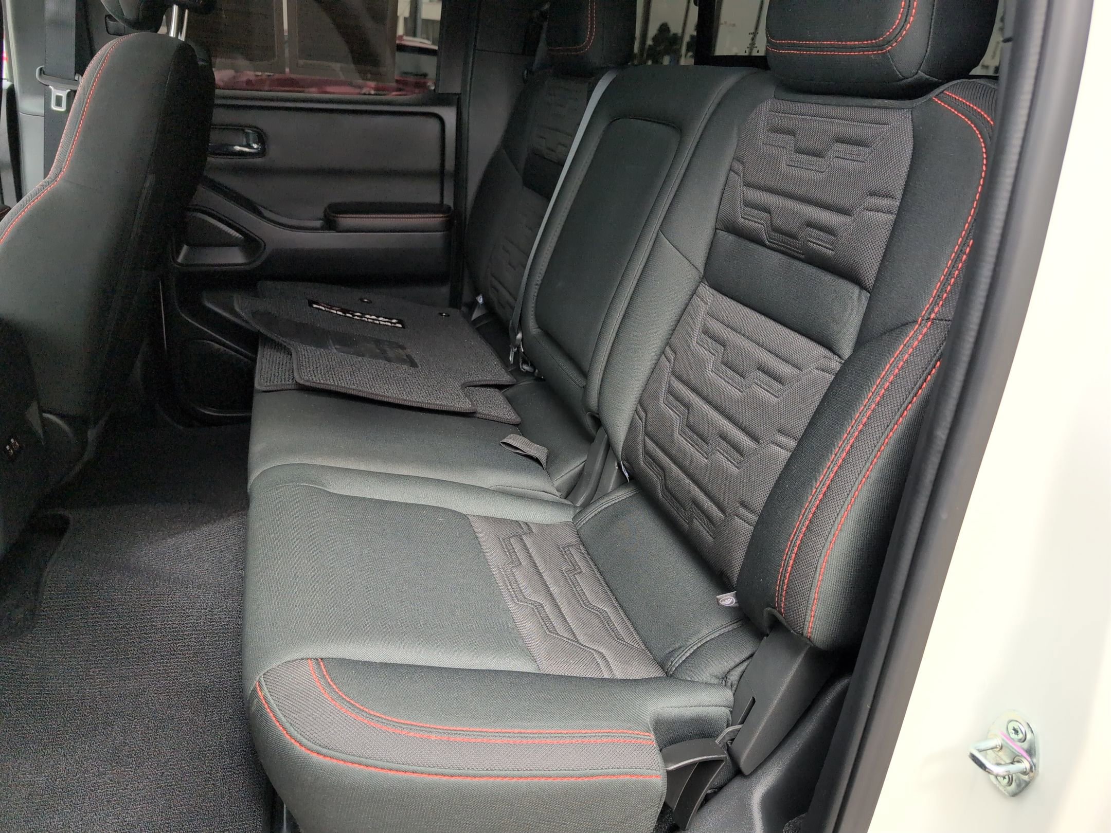 Used 2025 Nissan Frontier PRO-4X AWD/4WD image 15