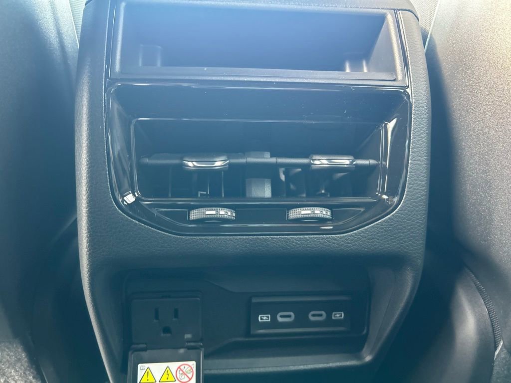 New 2026 Jeep Grand Cherokee Altitude image 29