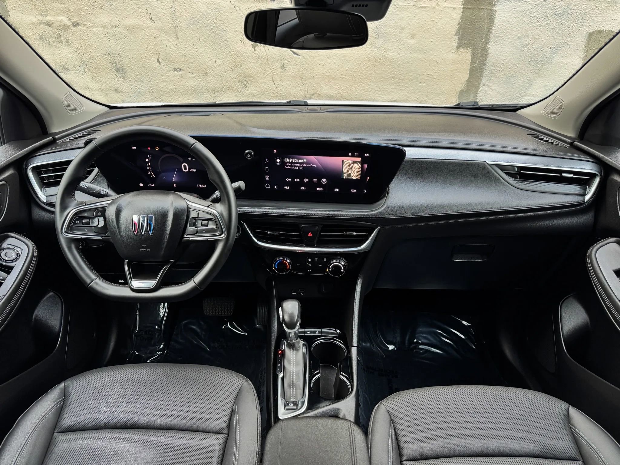 Used 2024 Buick Encore GX Sport Touring FWD image 22