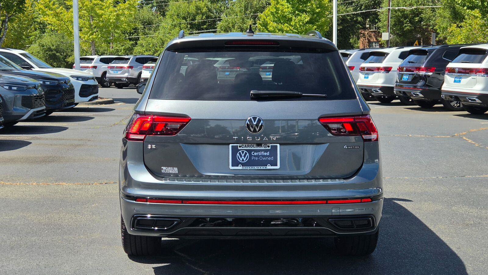 Used 2023 Volkswagen Tiguan SE R-Line AWD/4WD image 3