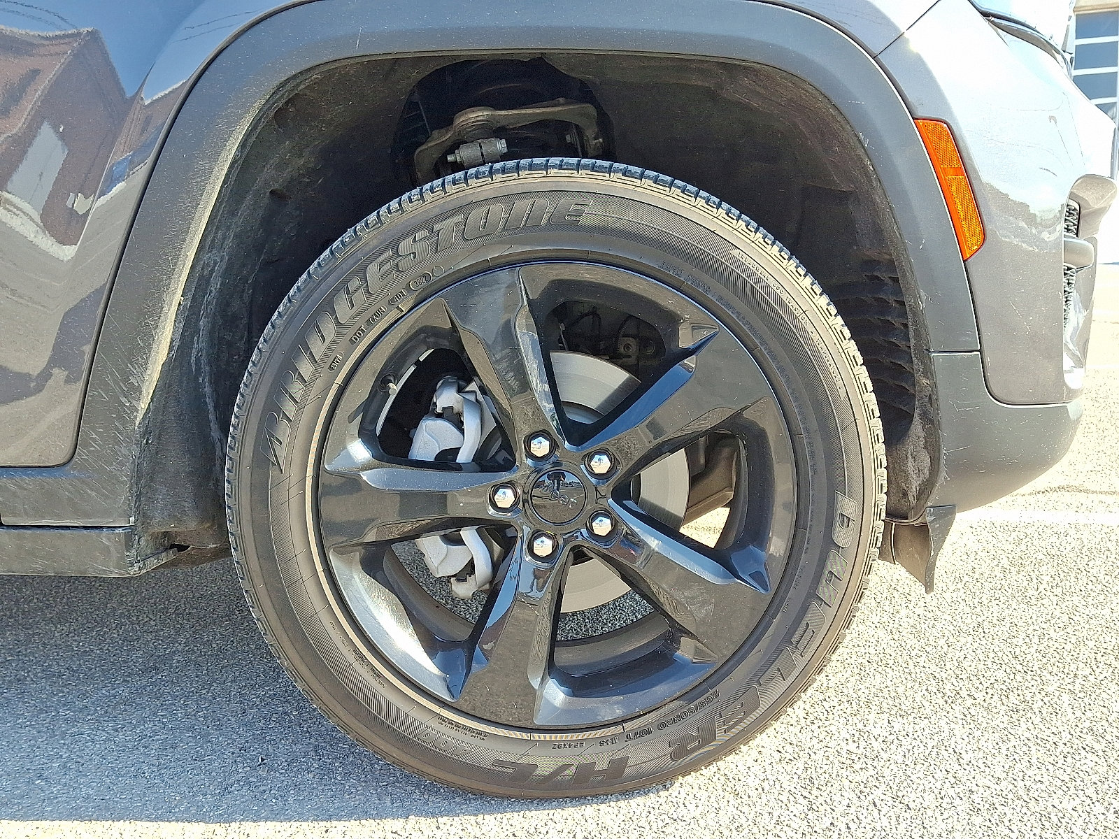 Used 2023 Jeep Grand Cherokee Altitude AWD/4WD image 9