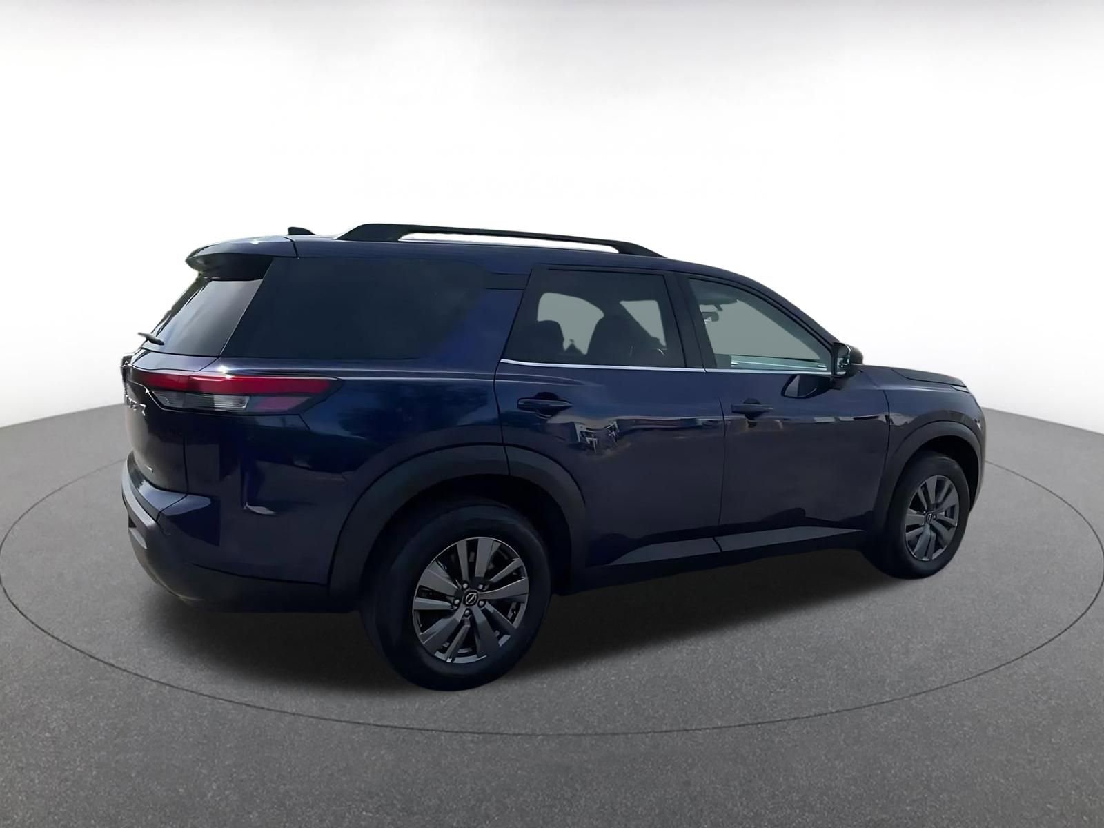 Used 2025 Nissan Pathfinder SV AWD/4WD image 15