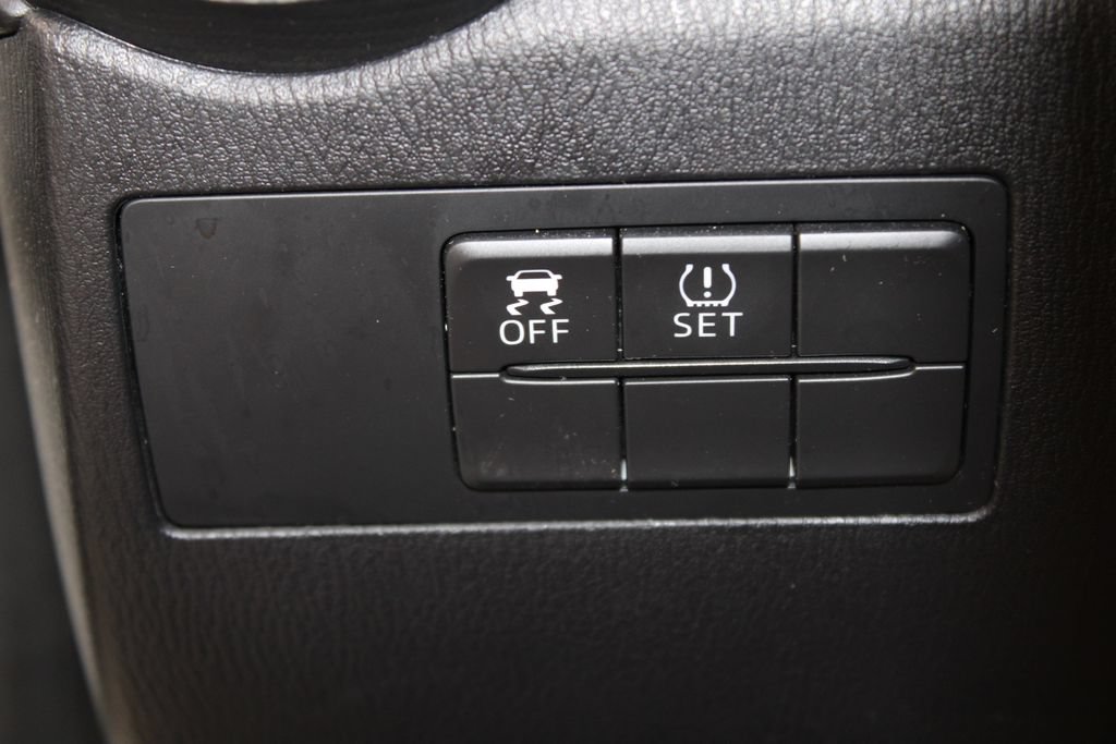 Used 2019 Toyota Yaris LE FWD image 24