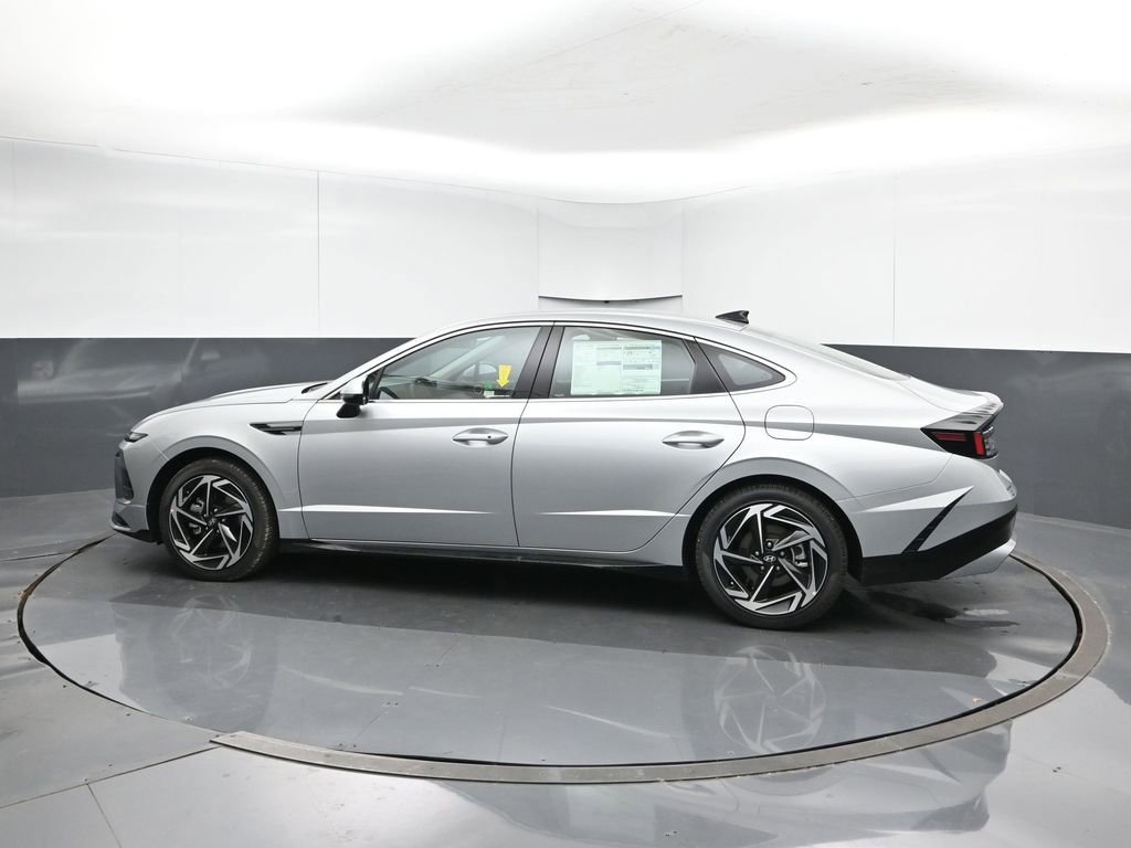 New 2026 Hyundai Sonata SEL FWD image 3