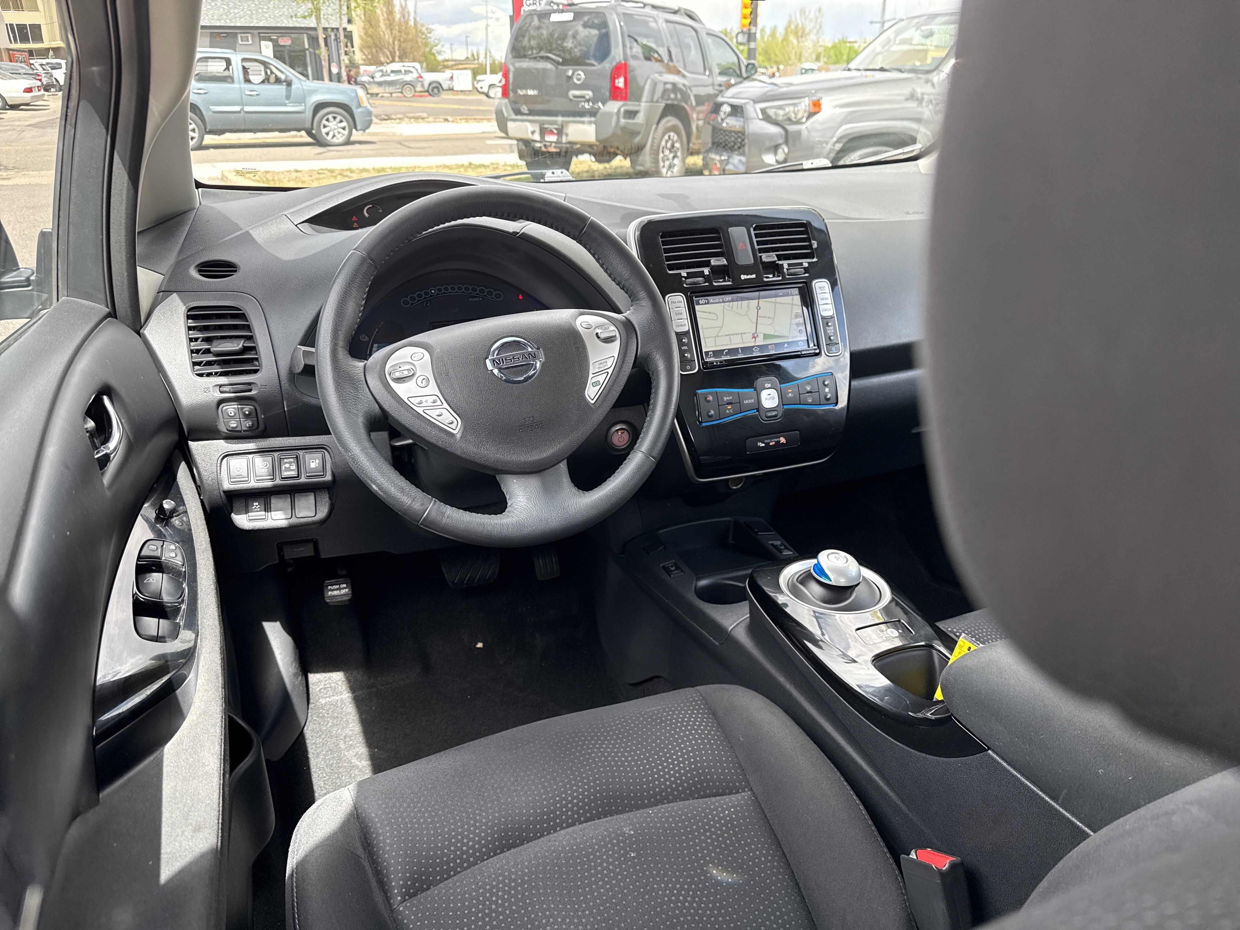 Used 2017 Nissan Leaf SV w/ Protection Package image 11