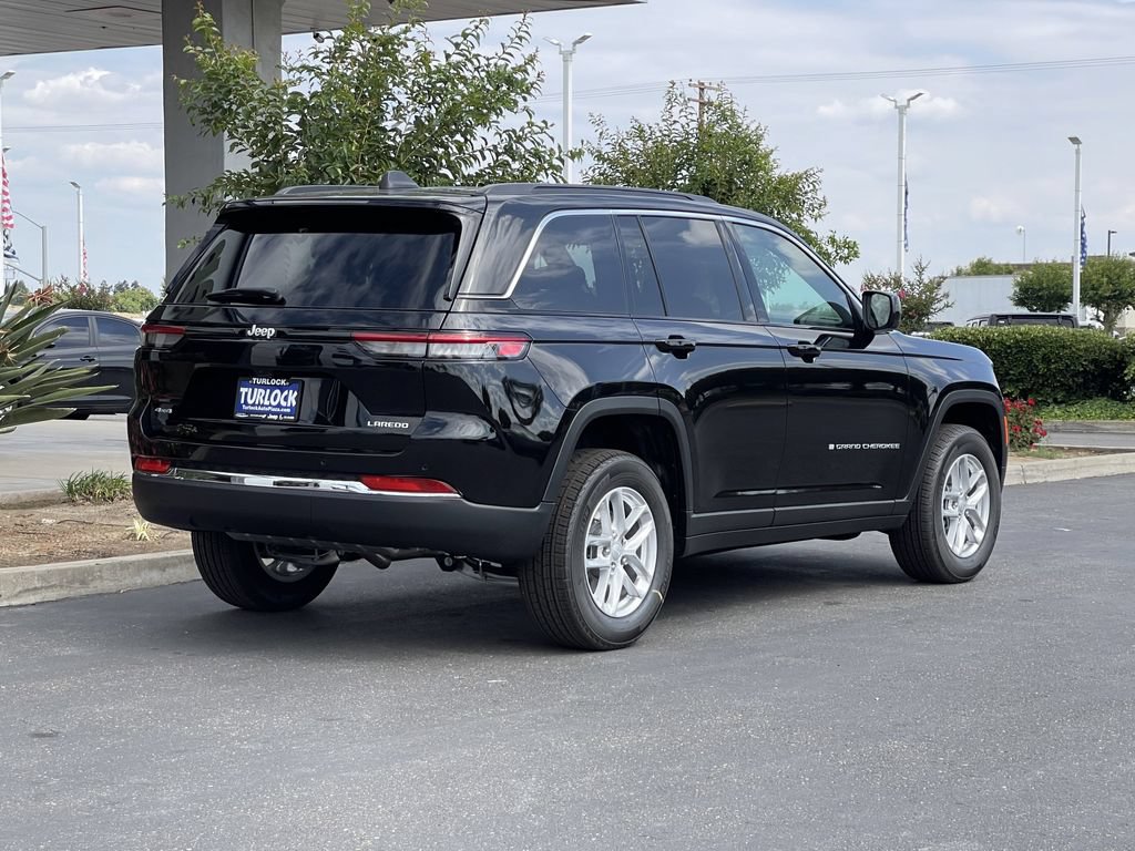 New 2026 Jeep Grand Cherokee Laredo AWD/4WD image 4
