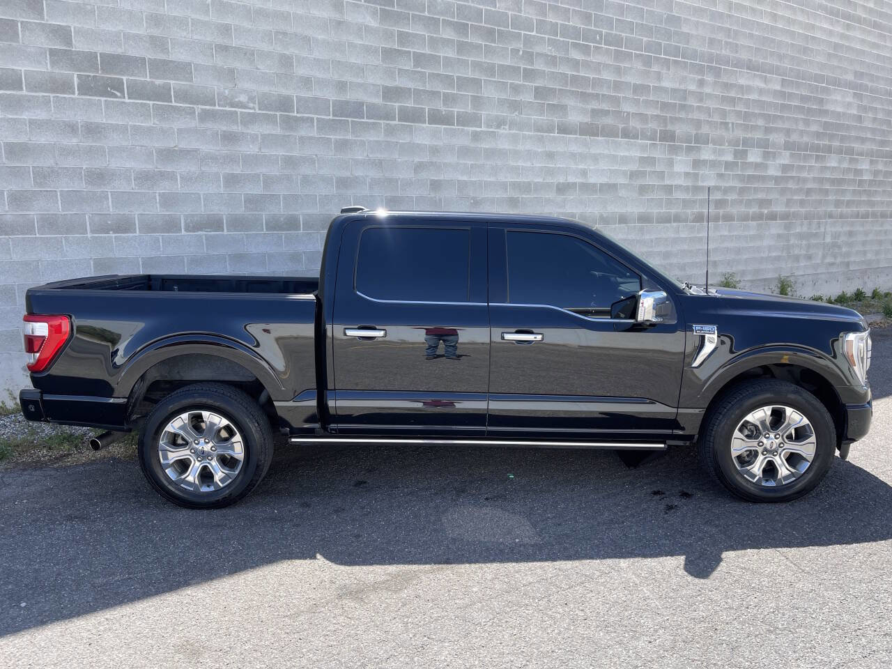 Used 2022 Ford F150 Platinum w/ FX4 Off-Road Package AWD/4WD image 4