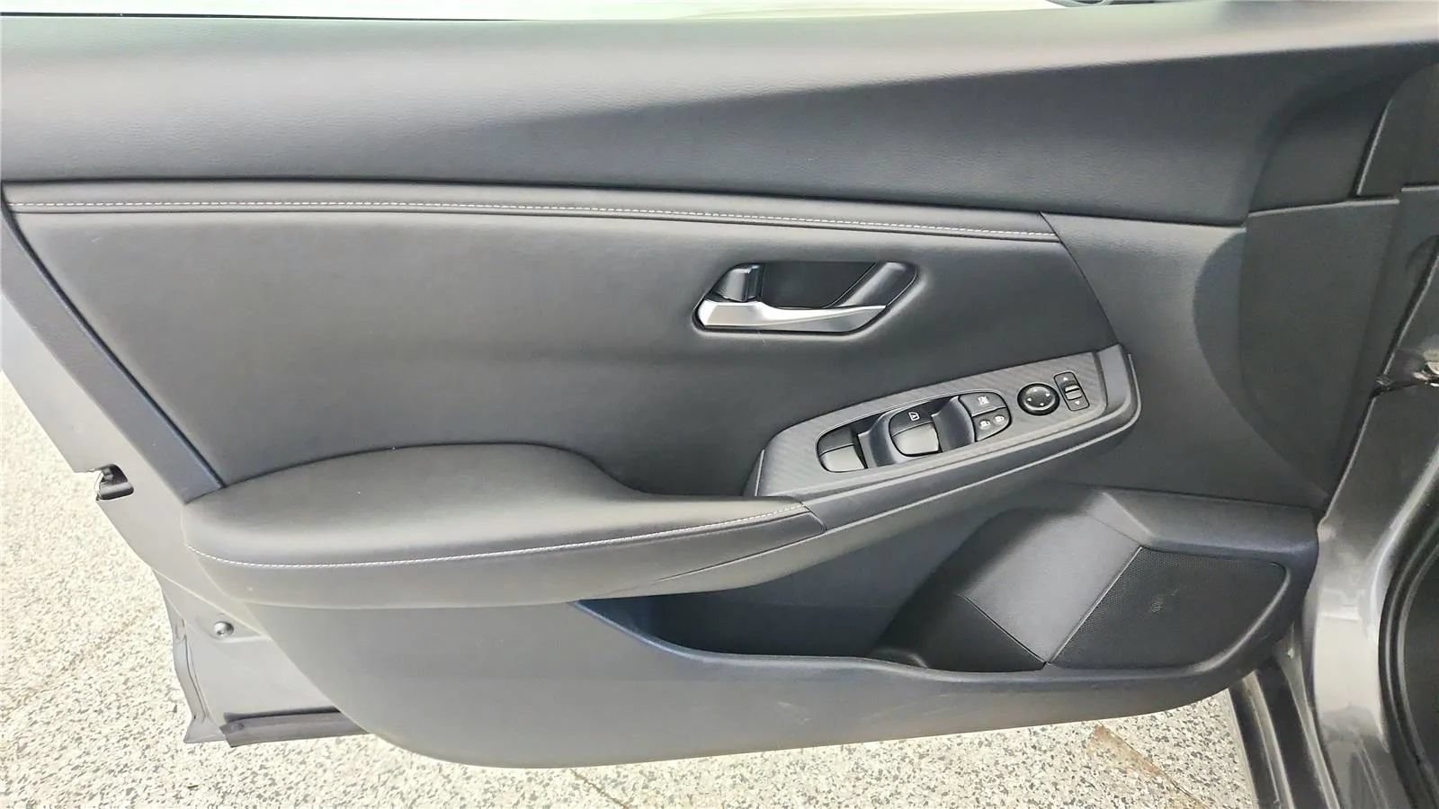 Used 2024 Nissan Sentra SV FWD image 31