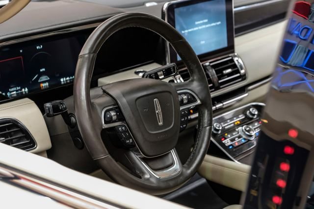 Used 2018 Lincoln Navigator L Reserve w/ Technology Package AWD/4WD image 18