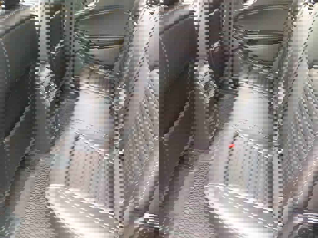 Used 2020 Ford Edge SEL w/ Cold Weather Package image 18