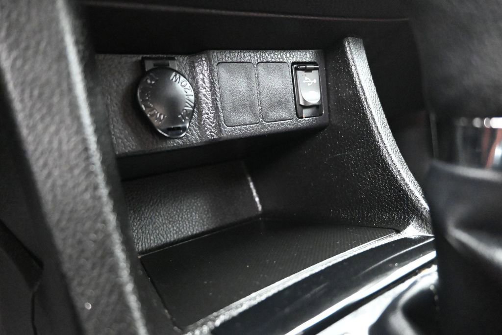 Used 2017 Toyota Corolla SE w/ Carpet Mat Package (TMS) FWD image 16