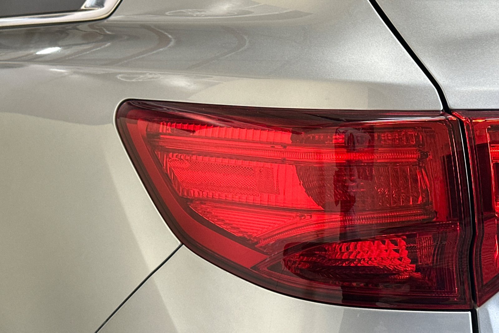 Used 2020 Acura MDX w/ Technology Package AWD/4WD image 48