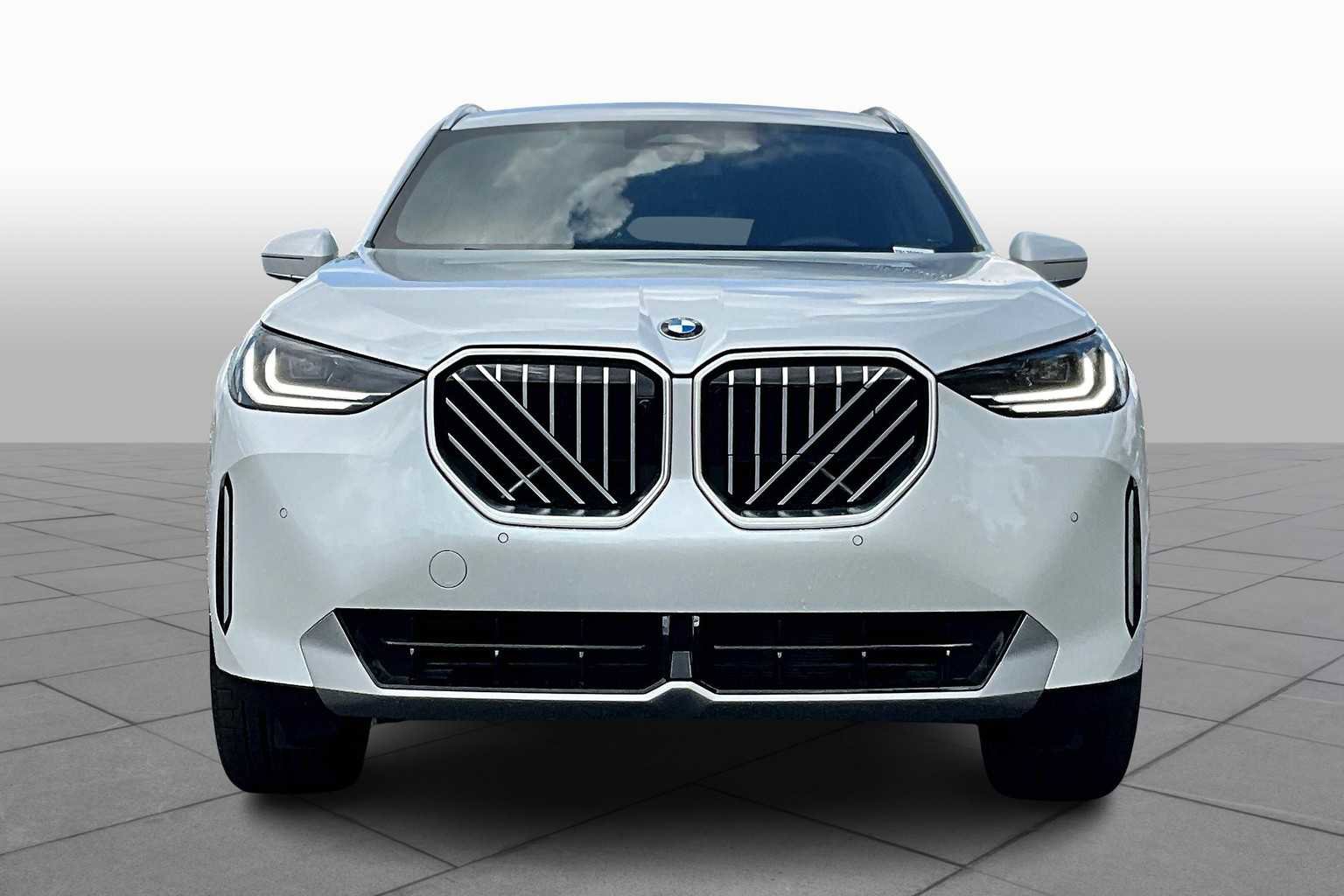 Used 2026 BMW X3 xDrive30 w/ Premium Package image 3