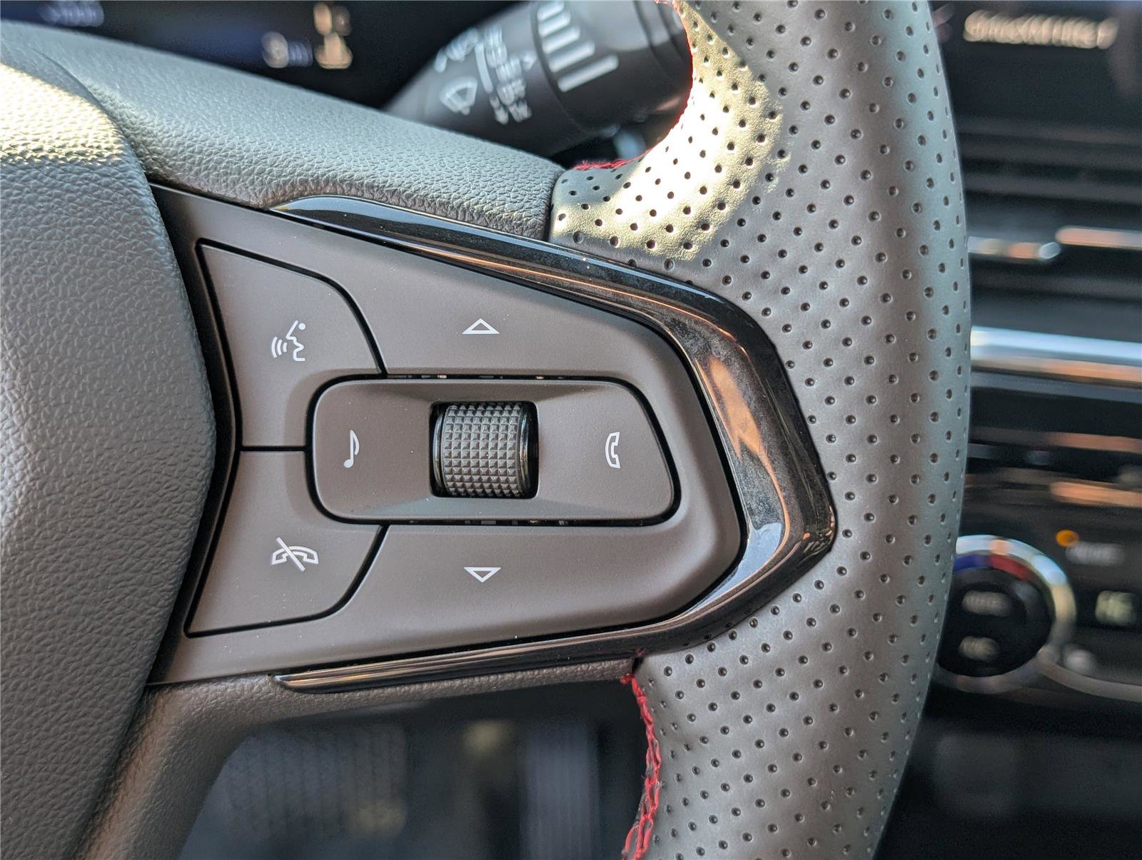 New 2026 Chevrolet Trax RS image 18