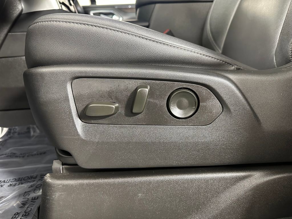 Used 2023 Chevrolet Tahoe Z71 w/ Max Trailering Package AWD/4WD image 17