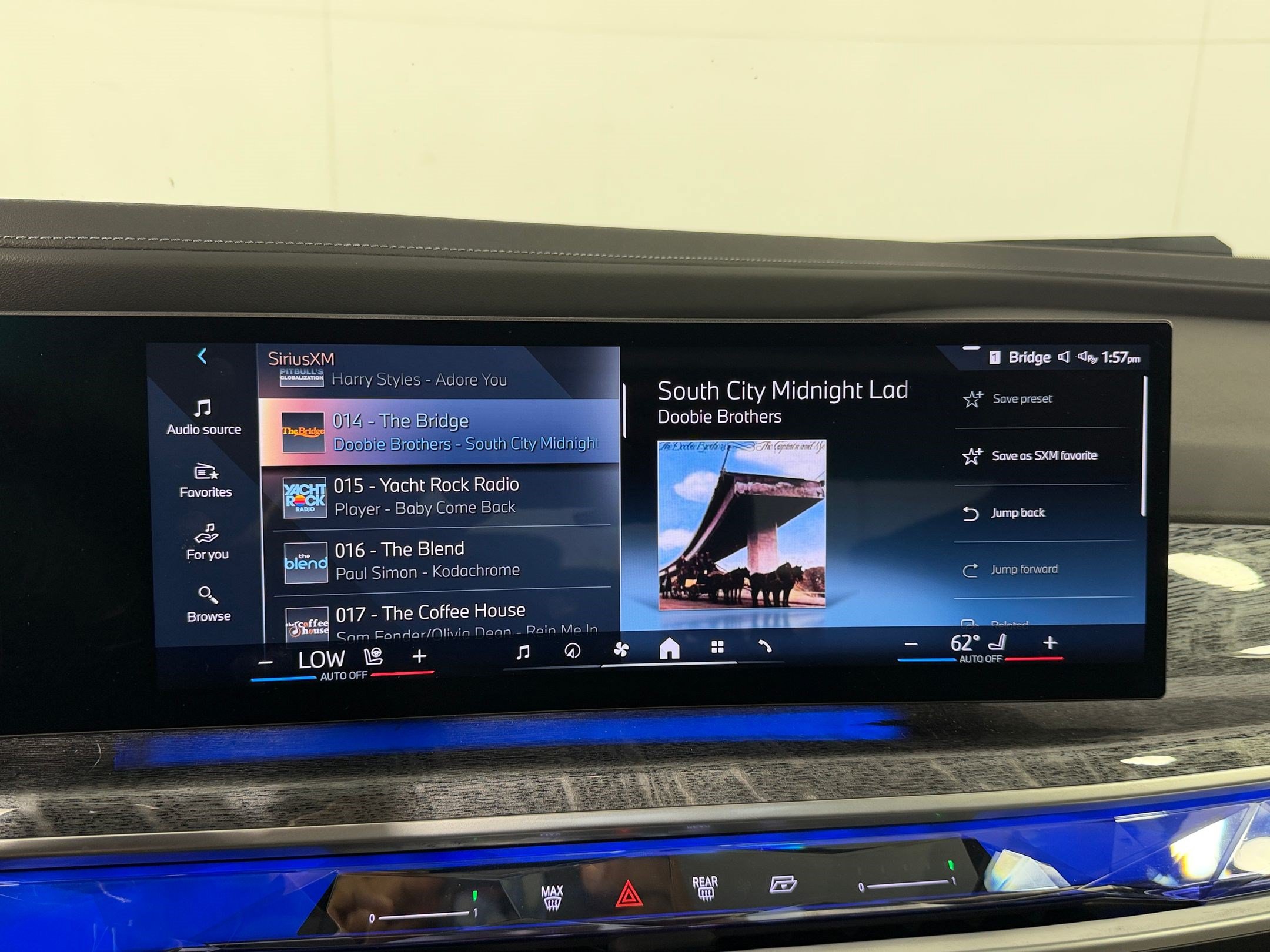 Certified 2024 BMW 740i xDrive AWD/4WD image 25