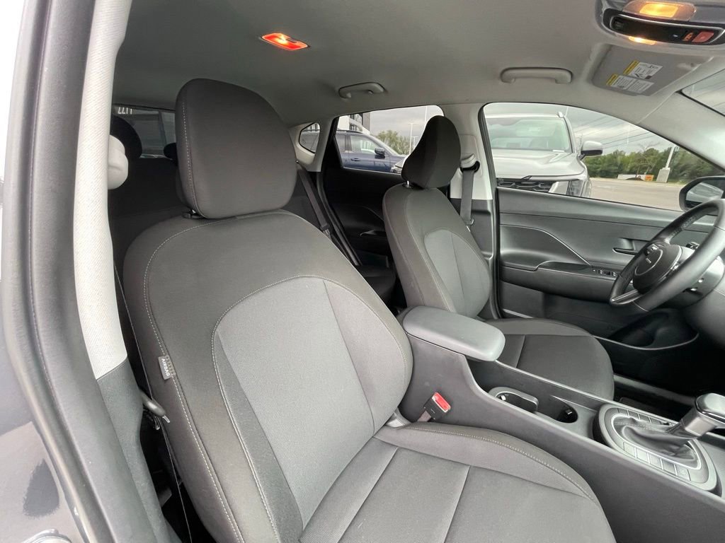Used 2025 Hyundai Kona SEL FWD image 29