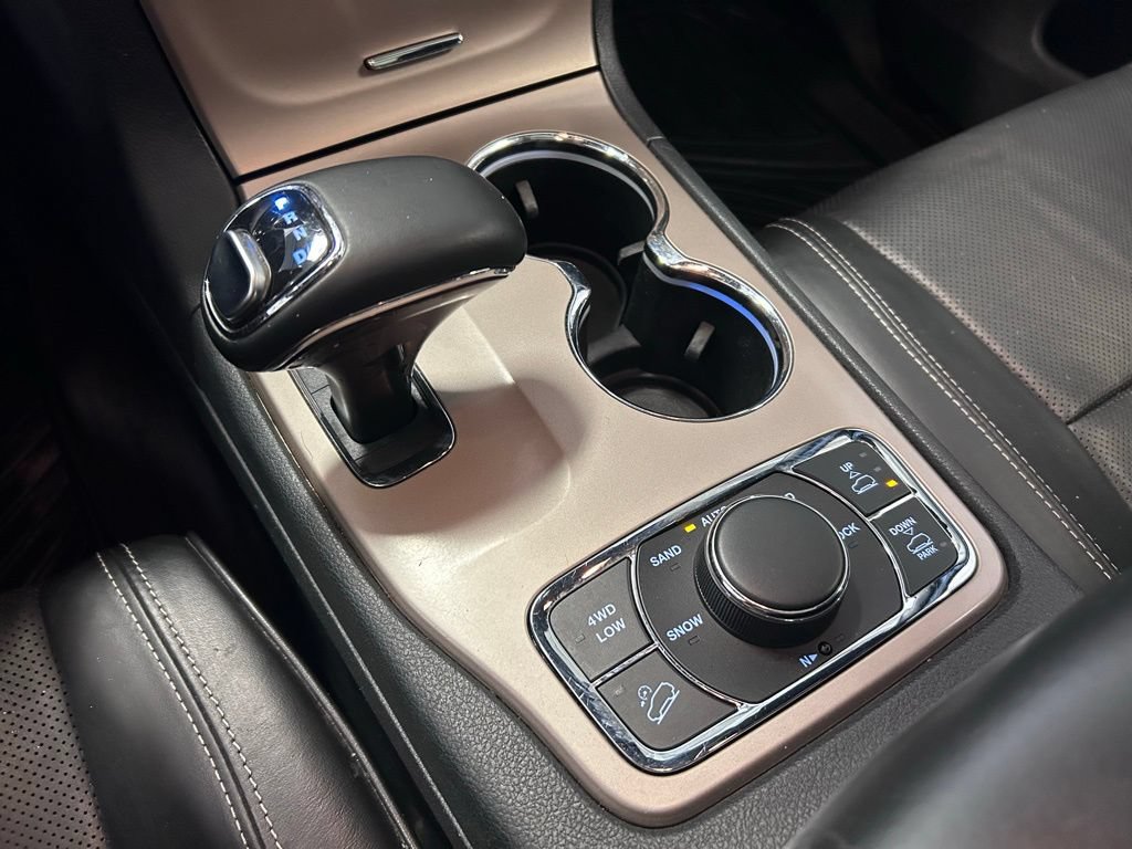 Used 2015 Jeep Grand Cherokee Overland AWD/4WD image 18