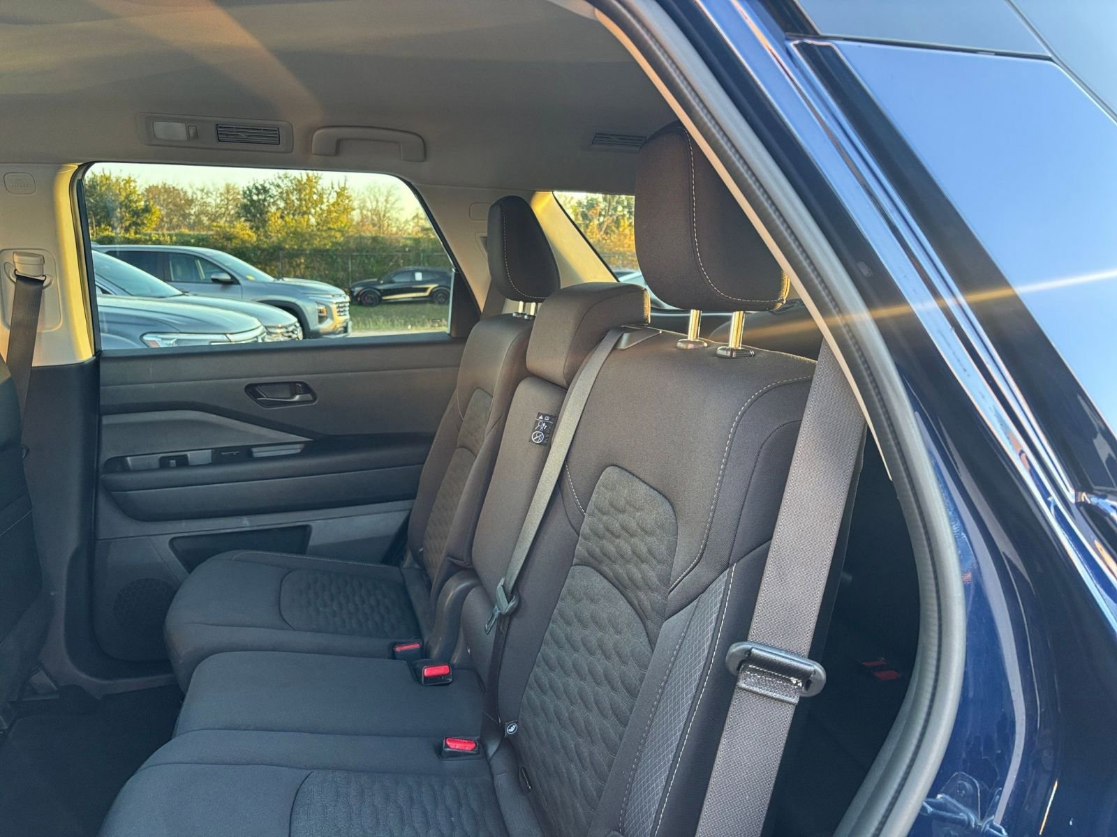 Used 2025 Nissan Pathfinder SV image 23