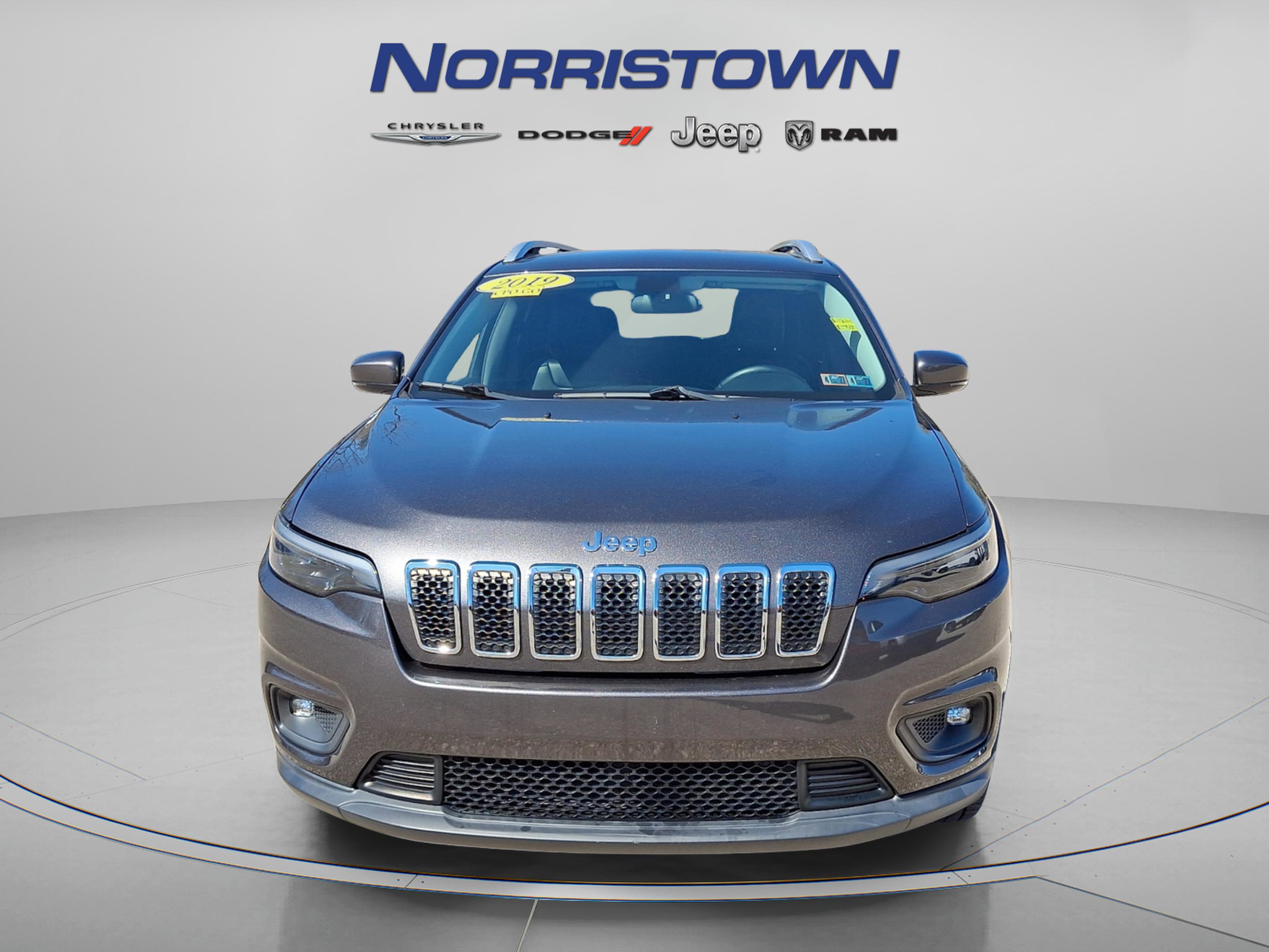 Certified 2019 Jeep Cherokee Latitude Plus image 2