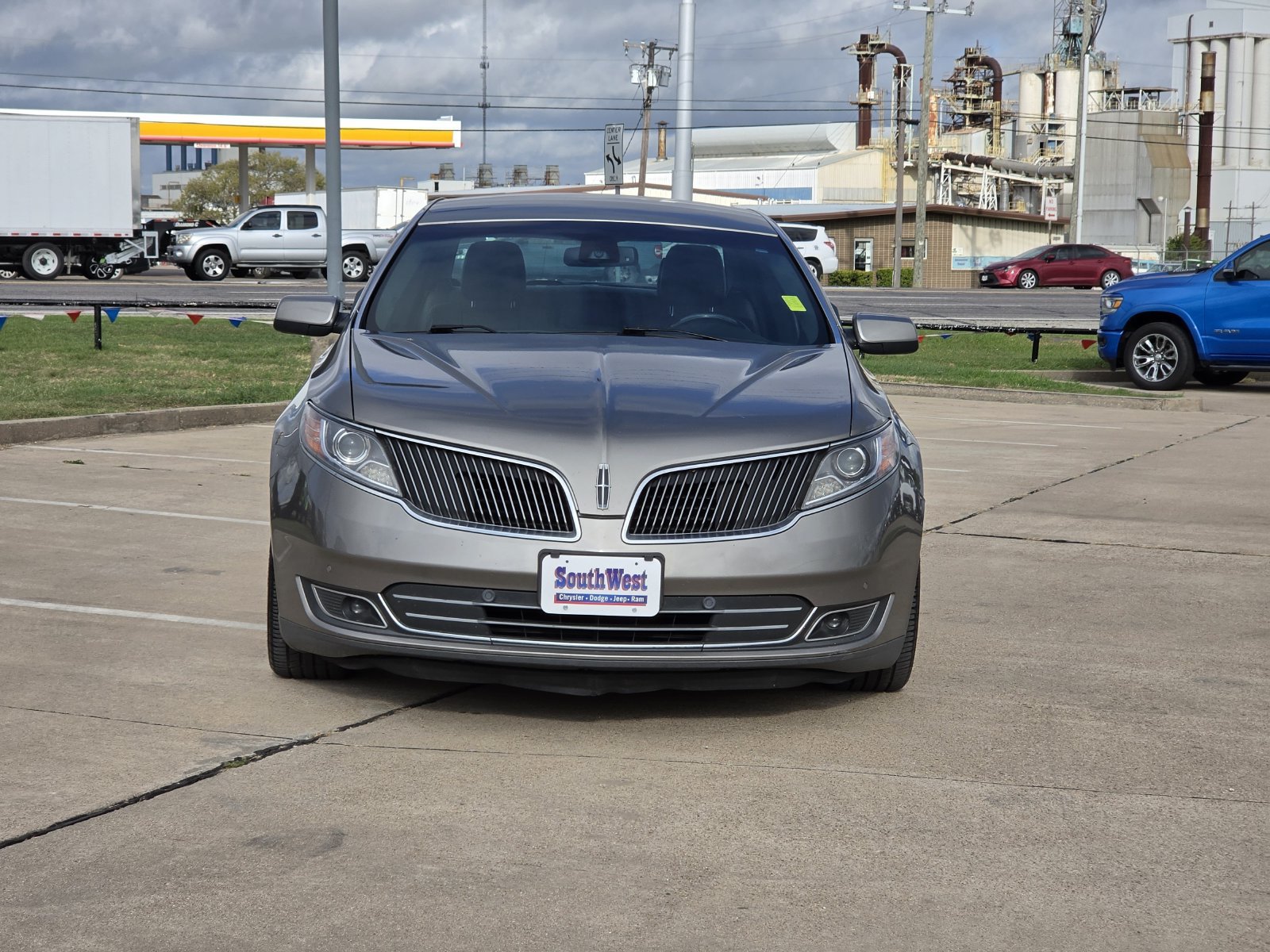 Used 2016 Lincoln MKS w/ Equipment Group 101A FWD image 6