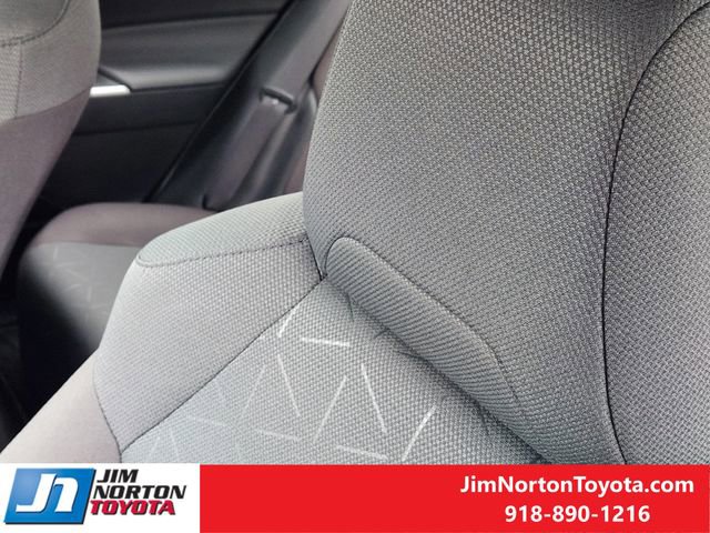 Used 2025 Toyota RAV4 XLE w/ Convenience Package FWD image 16