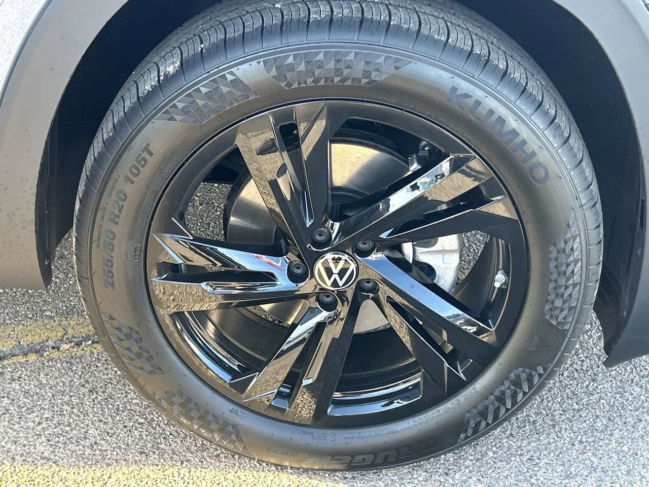 New 2026 Volkswagen Atlas Cross Sport SEL R-Line image 6