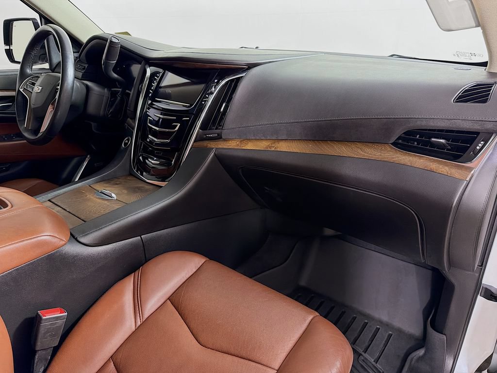 Used 2017 Cadillac Escalade ESV Premium Luxury AWD/4WD image 29
