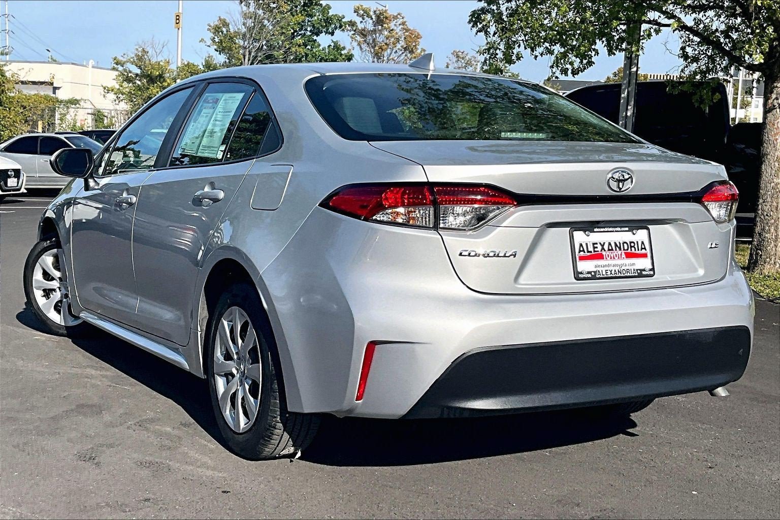 Used 2023 Toyota Corolla LE FWD image 11