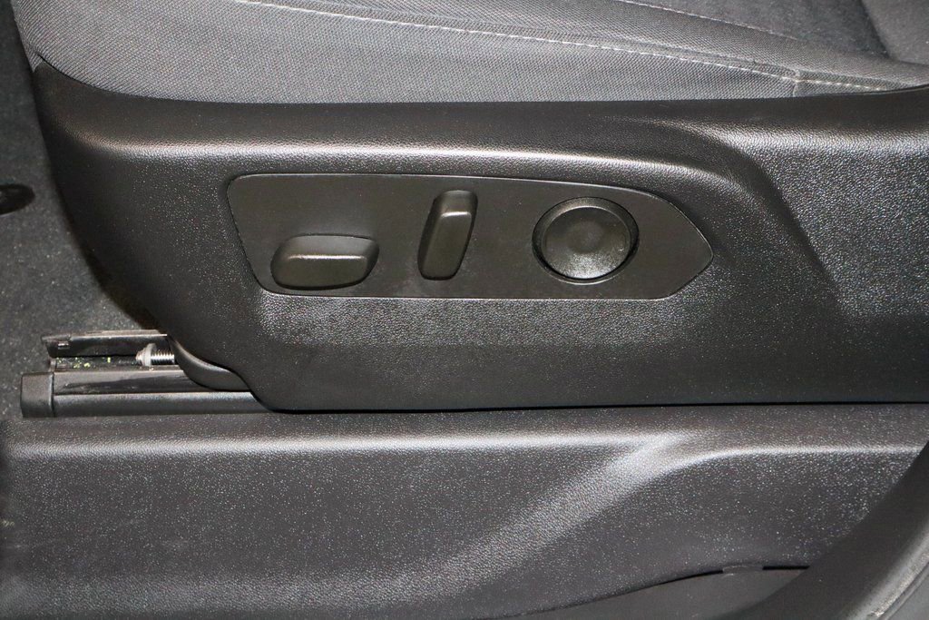 Used 2025 Chevrolet Silverado 2500 Custom w/ Custom Value Package image 24