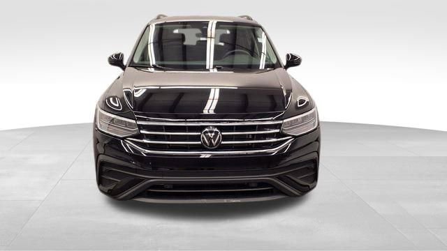 Used 2024 Volkswagen Tiguan S image 2