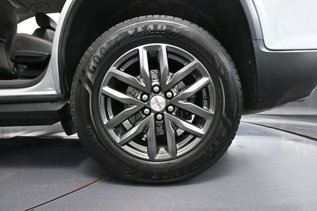 Used 2017 GMC Acadia SLT AWD/4WD image 12