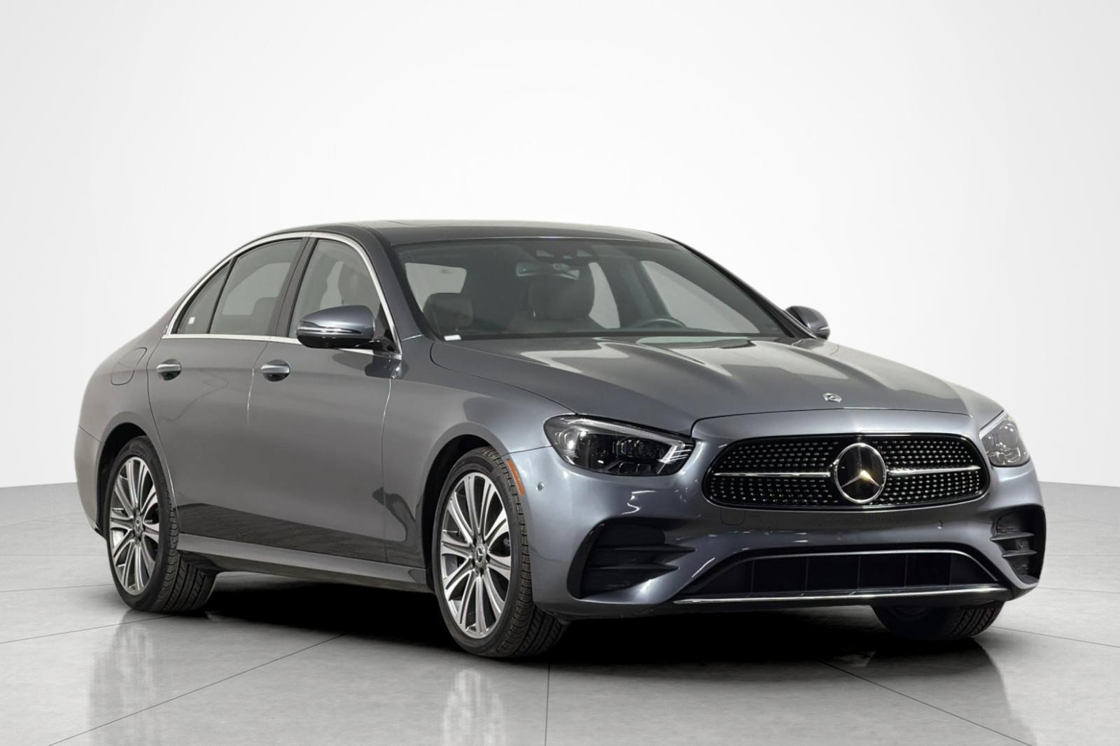 Used 2023 Mercedes-Benz E 350 4MATIC Sedan image 7