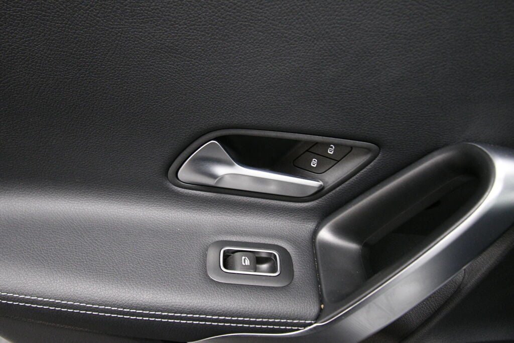 Used 2025 Mercedes-Benz CLA 250 4MATIC image 24