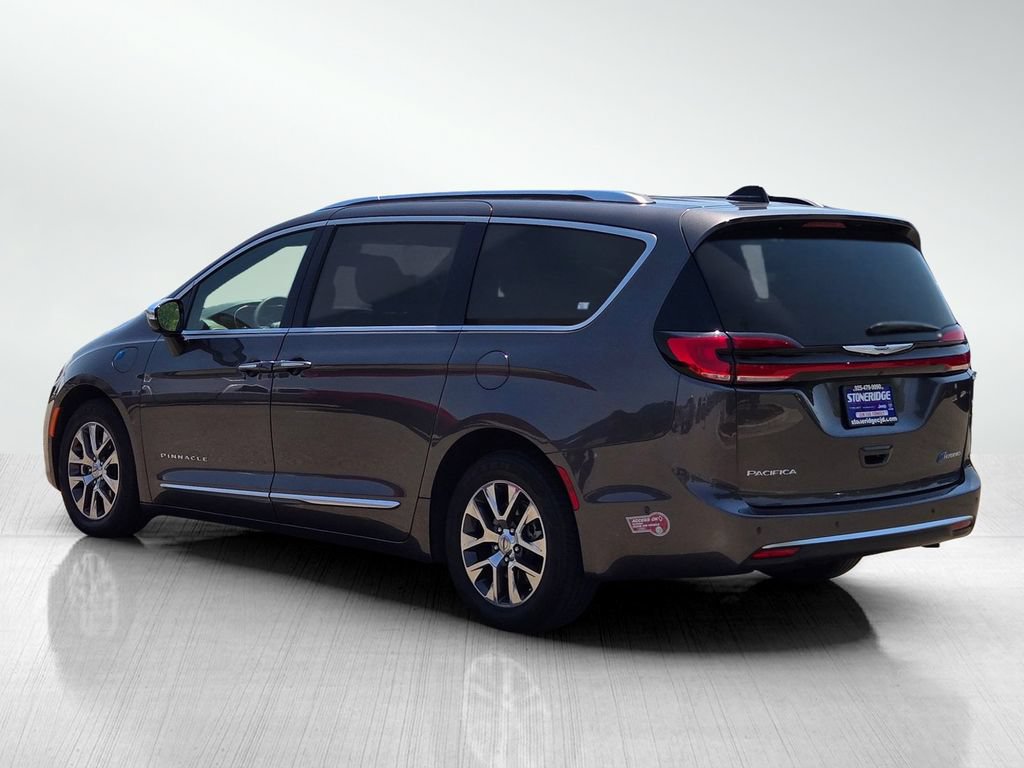Used 2023 Chrysler Pacifica Pinnacle FWD image 6