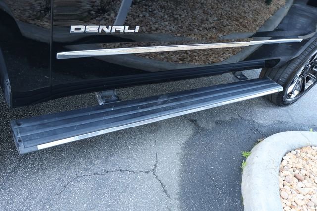 Used 2019 GMC Yukon Denali w/ Denali Ultimate Package image 12