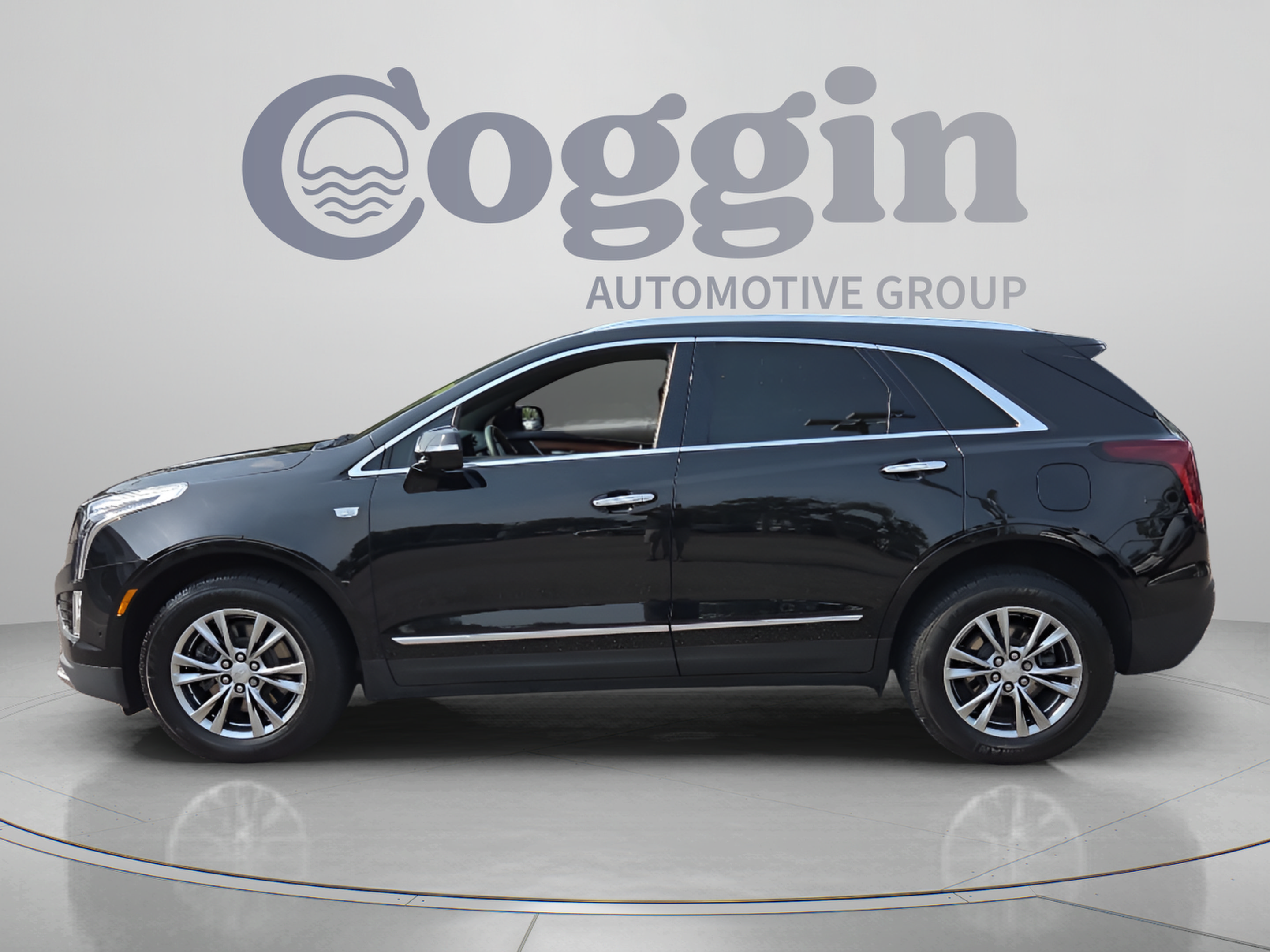 Used 2021 Cadillac XT5 Premium Luxury FWD image 2
